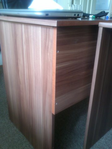 úprava nábytku v kancelárii