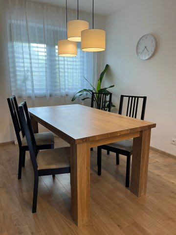 Celodrevený jedálenský stôl na mieru - Jablonec
