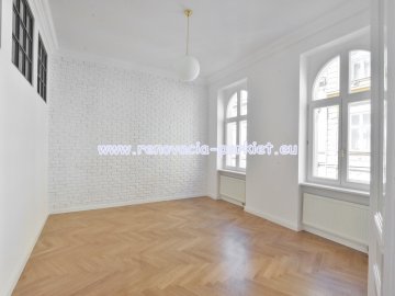 Pokládka masívnych parkiet a povrchová úprava