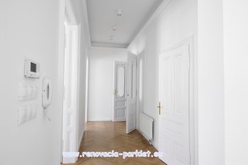 Pokládka masívnych parkiet a povrchová úprava